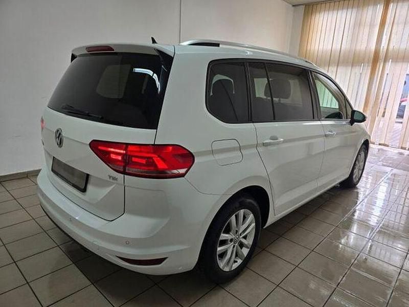 Gebraucht VW Touran Allstar 110 PS (80 kW) 2017 Weiß Van / Kleinbus
