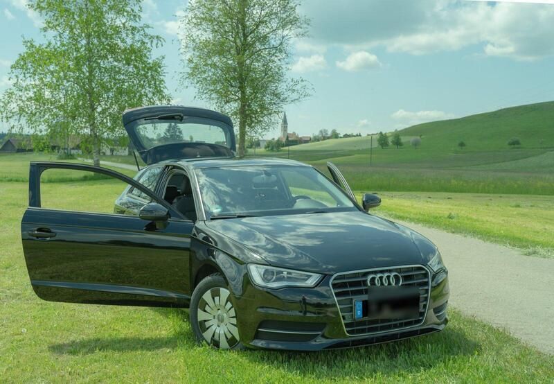 Schwarz Gebraucht 2013 Audi A3 Sportback Ambition Limousine | 11.111 € (Fairer Preis) - Bild 1/4