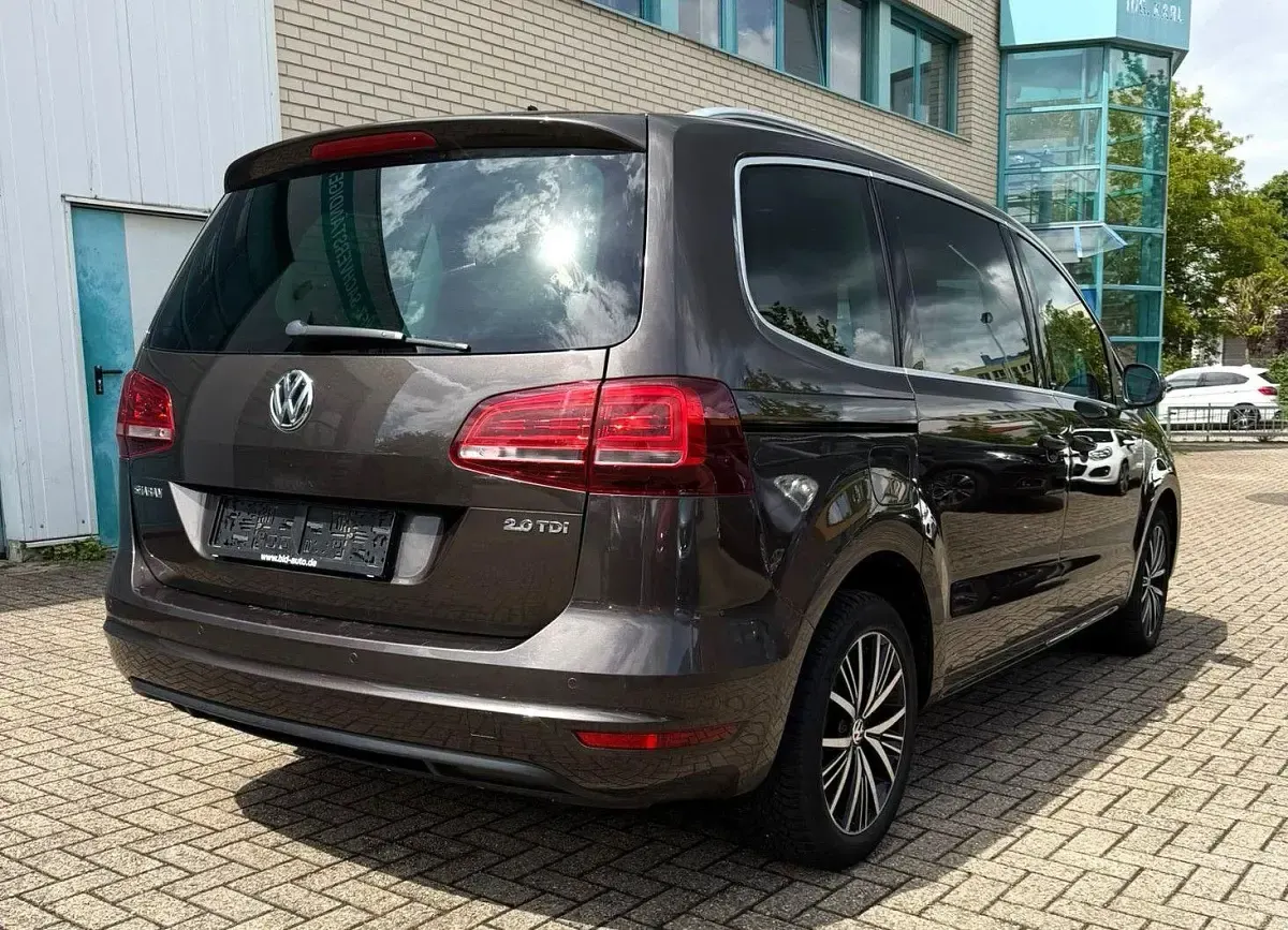 Gebraucht VW Sharan 150 PS (110 kW) 2016 Schwarz Van / Kleinbus