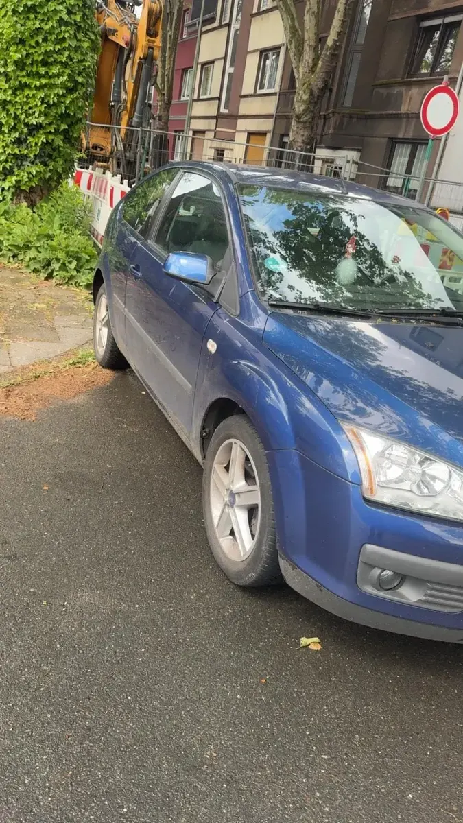 Gebraucht Ford Focus 100 PS (73 kW) 2007 Blau Kleinwagen