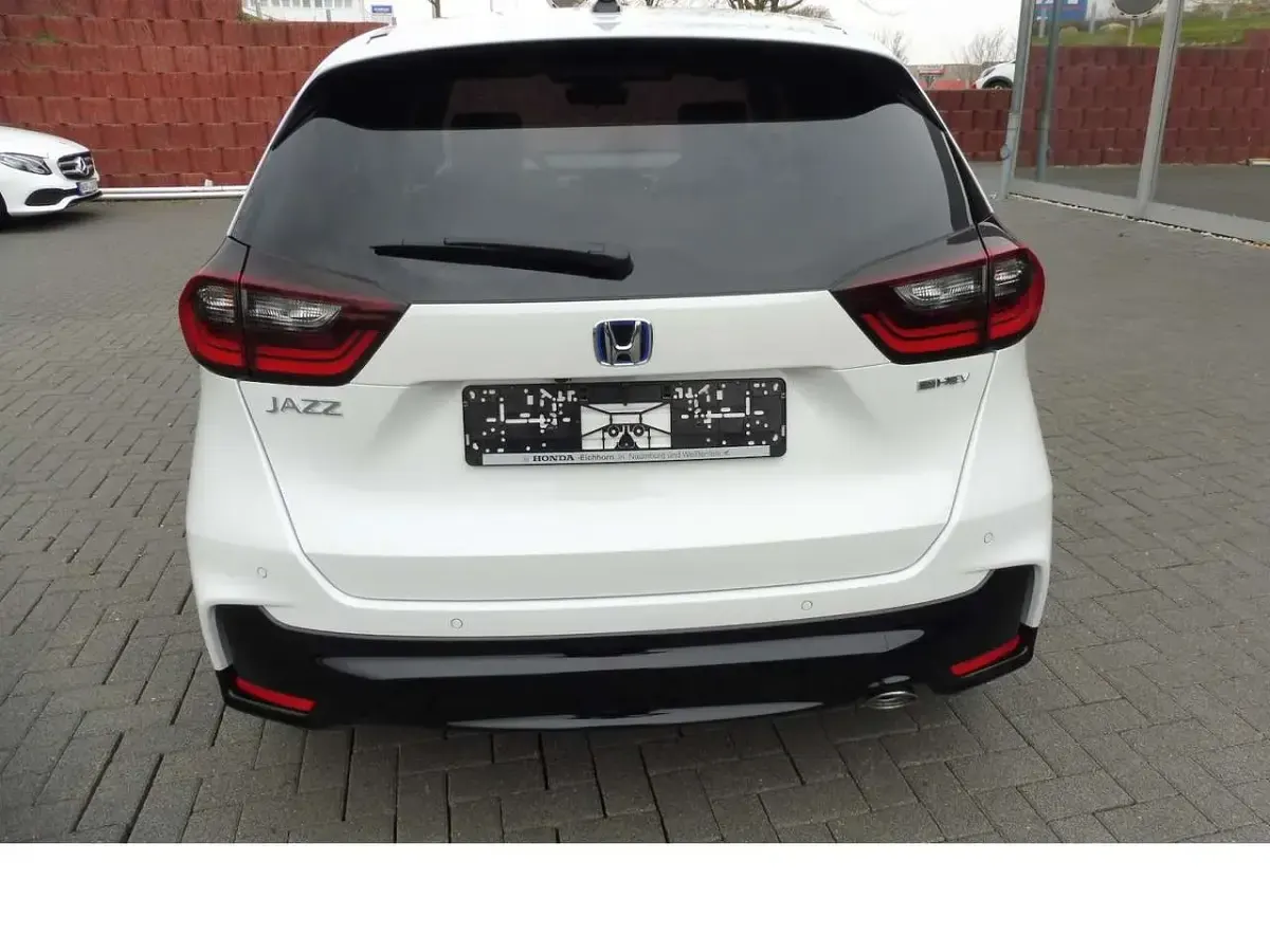 Gebraucht Honda Jazz Advance 122 PS (89 kW) 2024 Platinum weiß Kleinwagen
