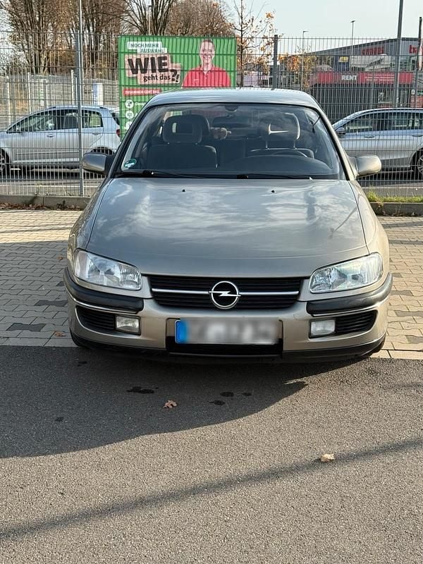 Grau Gebraucht 1997 Opel Omega Limousine | 1.800 € (Fairer Preis) - Bild 1/4