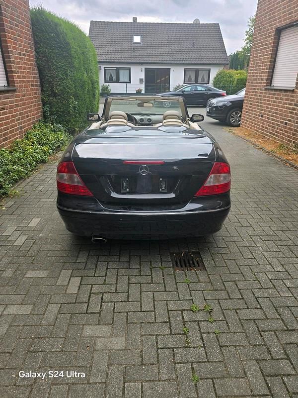 Schwarz Gebraucht 2006 Mercedes CLK350 Cabrio | 6.250 € (Superpreis) - Bild 1/4