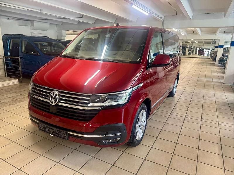Używany VW Multivan Highline 204 KM (150 kW) 2022 Czerwony Minivan