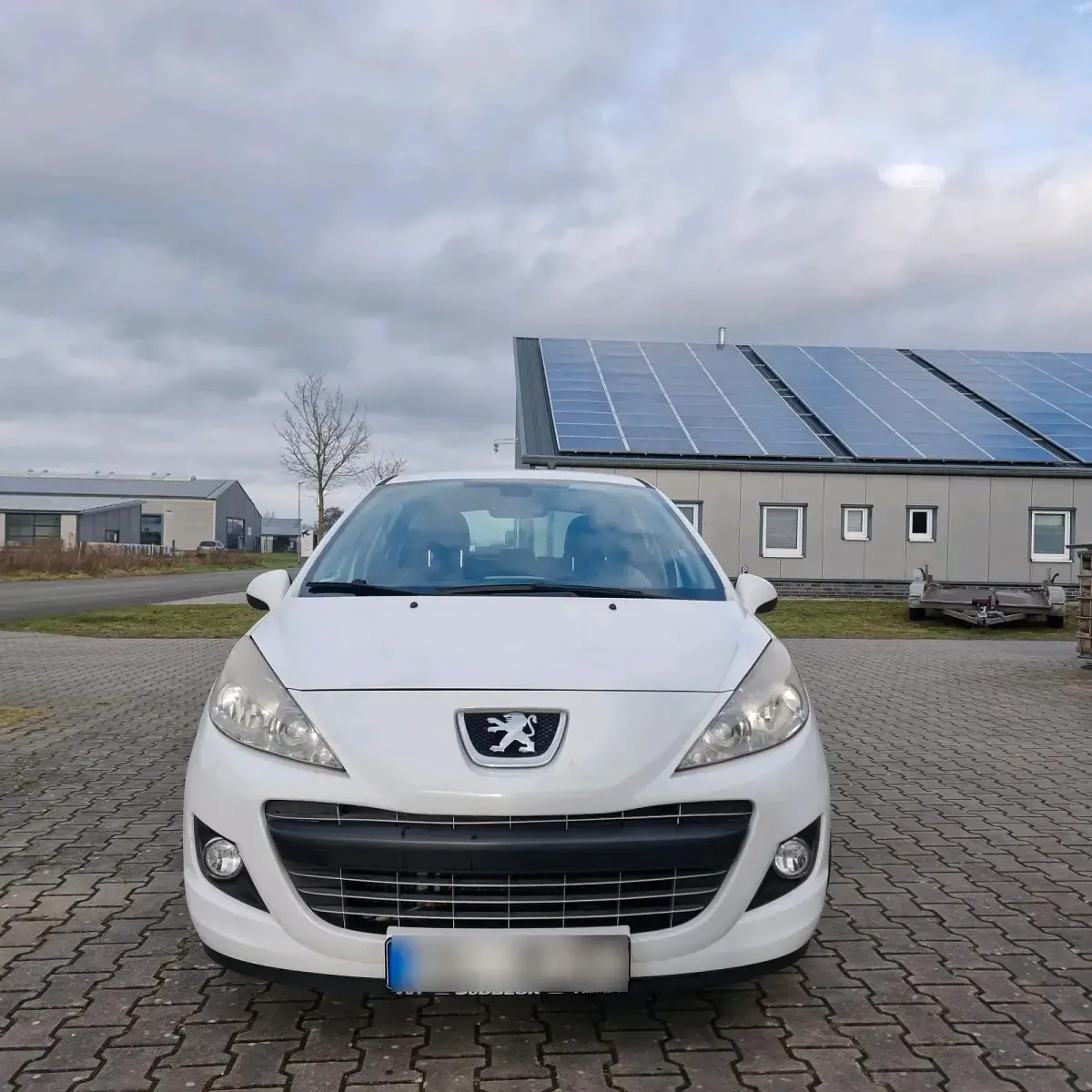 Gebraucht Peugeot 207 156 PS (114 kW) 2011 Weiß Kleinwagen