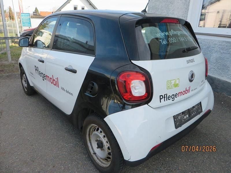 Gebraucht Smart ForFour Basis 71 PS (52 kW) 2016 Weiß Kleinwagen