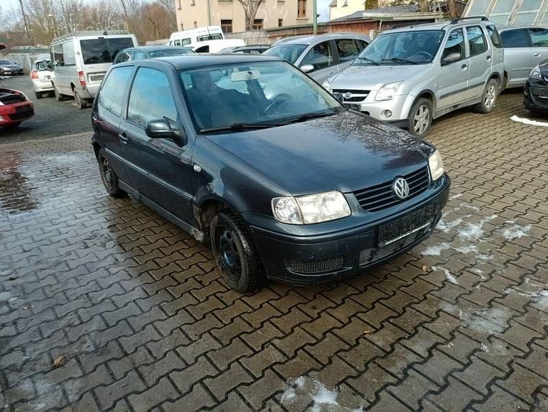 Gebraucht VW Polo 60 PS (44 kW) 2001 Blau Kleinwagen