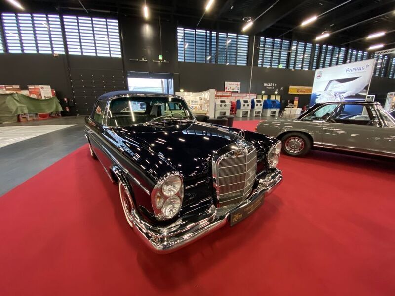 Blau Gebraucht 1965 Mercedes W112 SE Cabrio | 189.900 € - Bild 1/4
