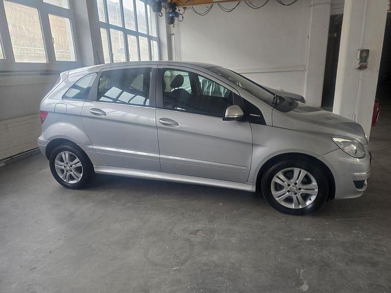 Gebraucht Mercedes B170 116 PS (85 kW) 2008 Silber Van / Kleinbus