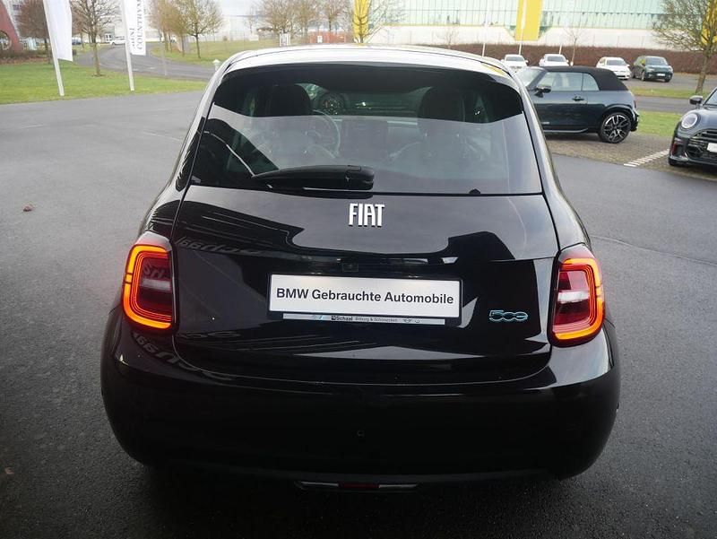 Gebraucht Fiat 500e 86 kW (118 PS) 2023 Schwarz Limousine