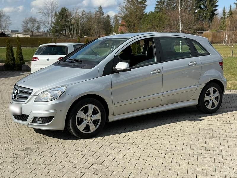 Gebraucht Mercedes B150 115 PS (84 kW) 2008 Van / Kleinbus