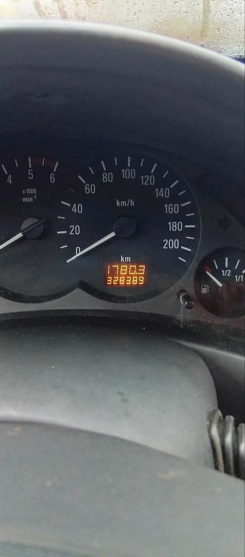 Gebraucht Opel Combo 75 PS (55 kW) 2001 Silber Pickup