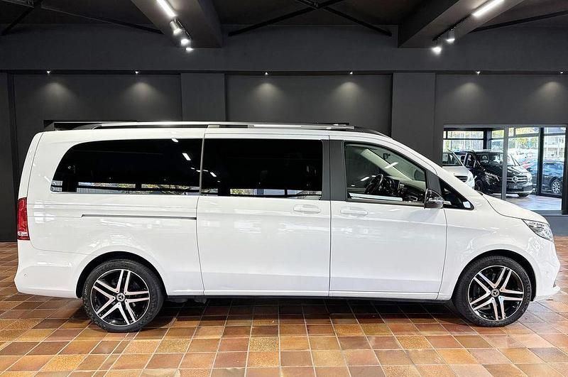 Bergkristallweiß metallic mb 9 Gebraucht 2022 Mercedes V300 Van / Kleinbus | 45.950 € (Superpreis) - Bild 1/4
