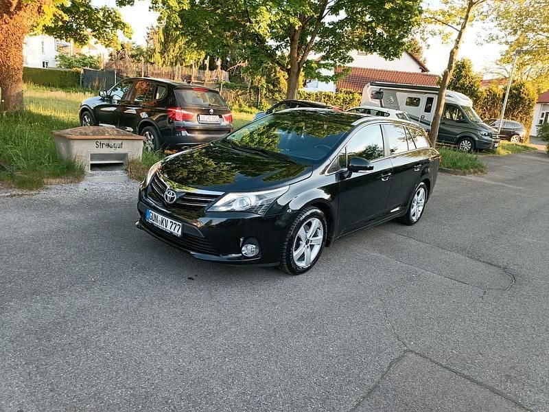 Schwarz Gebraucht 2013 Toyota Avensis Kombi | 5.500 € (Fairer Preis) - Bild 1/4