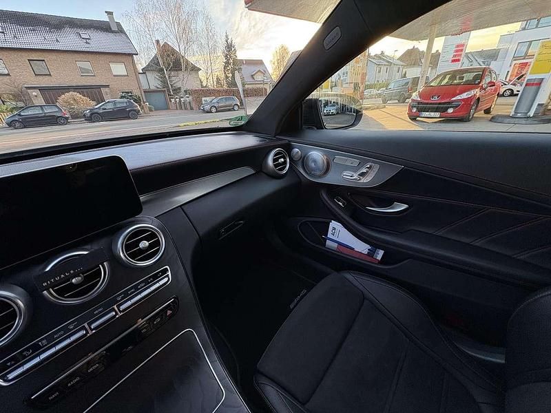 Gebraucht Mercedes C200 AMG line Plus 184 PS (135 kW) 2021 Schwarz Coupé