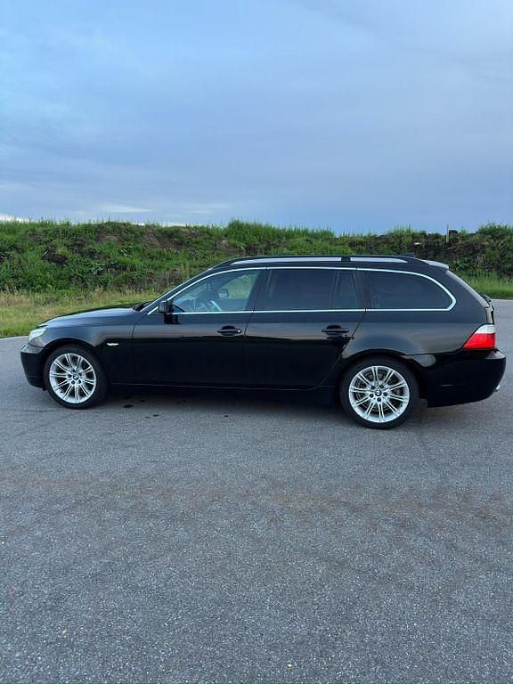 Gebraucht BMW 525 Sport Line 192 PS (141 kW) 2004 Schwarz Kombi