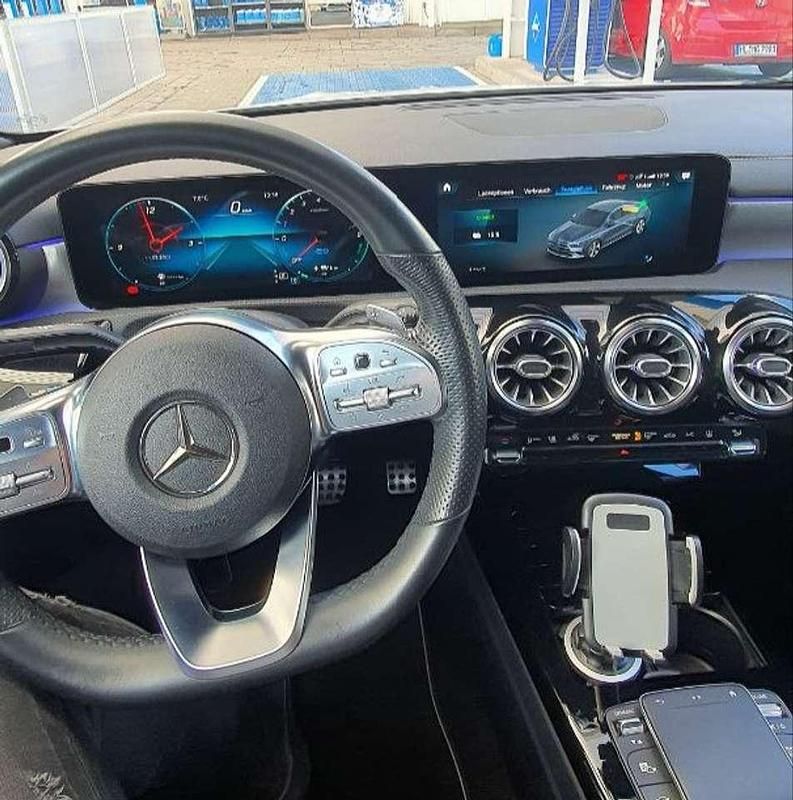 Gebraucht Mercedes CLA250 160 PS (117 kW) 2020 Weiß Limousine