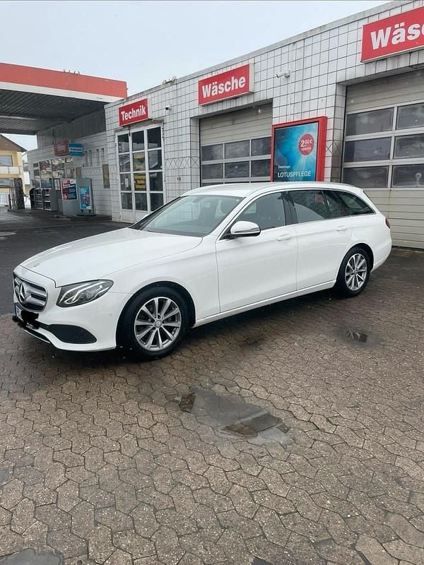 Gebraucht Mercedes E220 Avantgarde 2017 Weiß Limousine