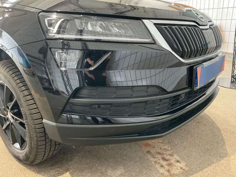 Schwarz Gebraucht 2019 Skoda Karoq Drive SUV | 22.000 € (Guter Preis) - Bild 1/4