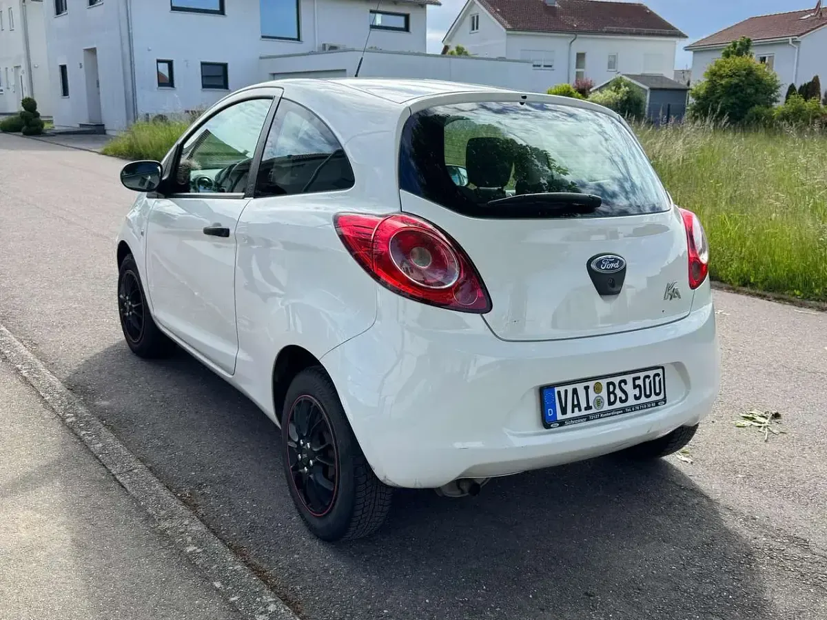 Gebraucht Ford Ka 69 PS (50 kW) 2010 Weiß Kleinwagen