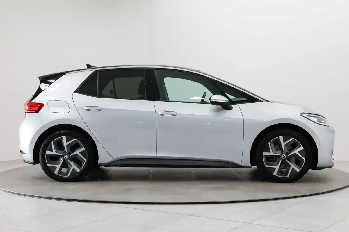 Gebraucht VW ID.3 Pro 150 kW (204 PS) 2024 Scale silver metallic/schwarz Kleinwagen