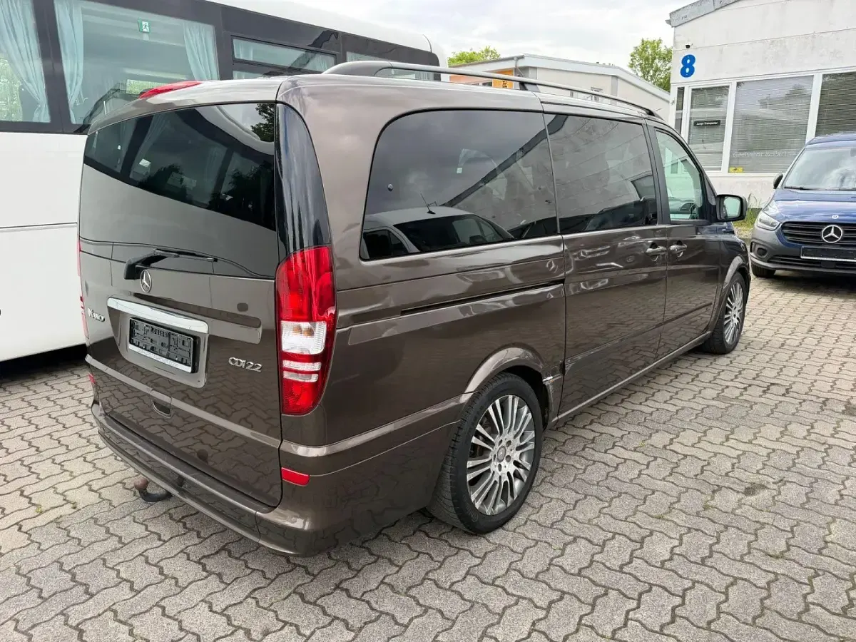 Gebraucht Mercedes Viano Edition 163 PS (119 kW) 2014 Braun Van / Kleinbus