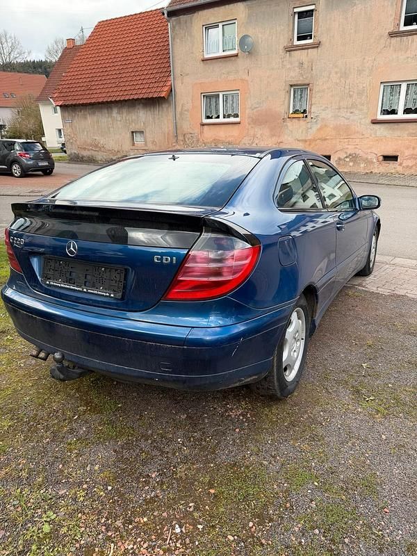 Gebraucht Mercedes C220 140 PS (102 kW) 2002 Blau Kleinwagen