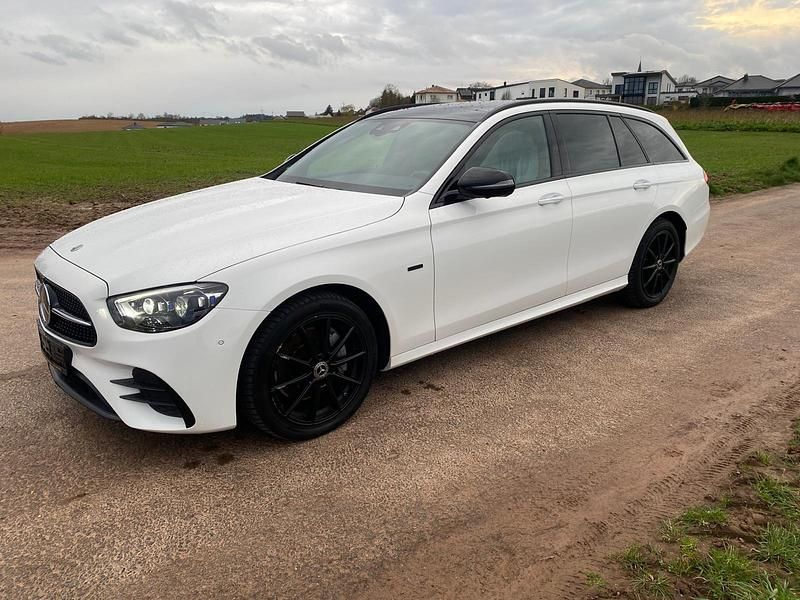 Gebraucht Mercedes E300 265 PS (194 kW) 2024 Weiß Kombi