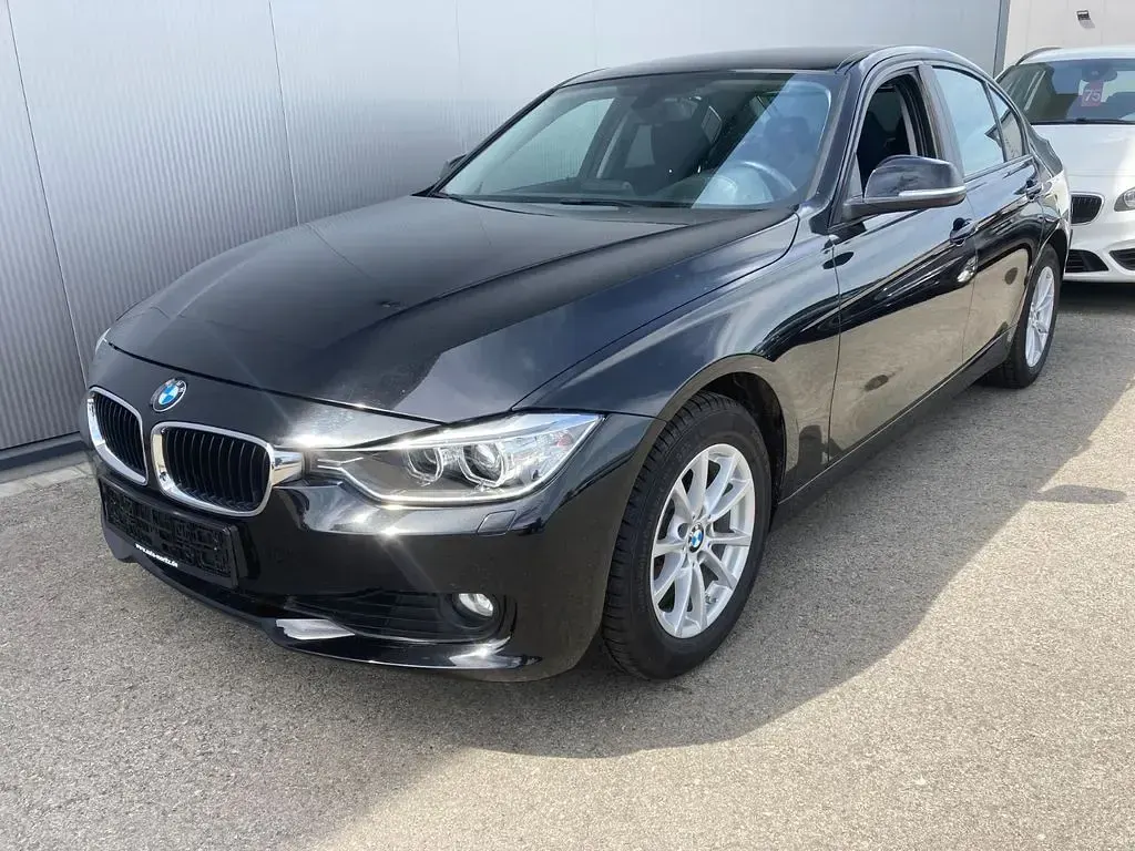 Używany BMW 320 184 KM (135 kW) 2012 Czarny Sedan/Limuzyna