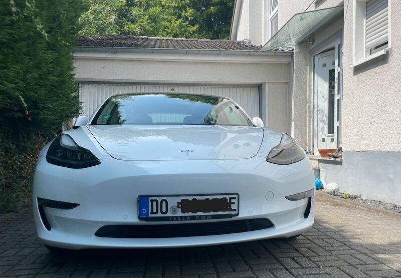 Weiß Gebraucht 2021 Tesla Model 3 Limousine | 24.890 € (Guter Preis) - Bild 1/4