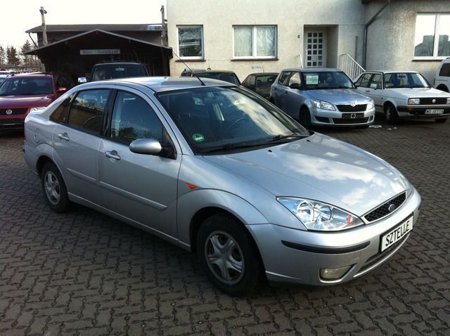 Gebraucht Ford Focus Ghia 116 PS (85 kW) 2003 Silber Limousine