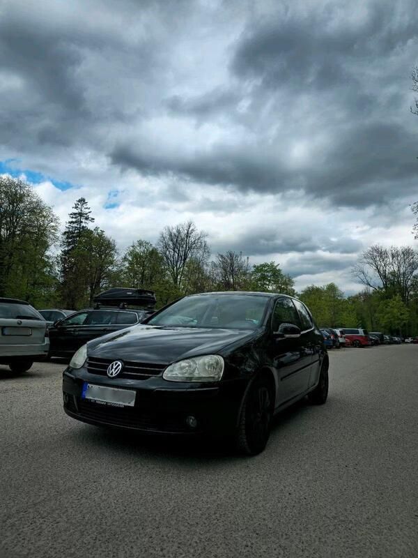 Schwarz Gebraucht 2004 VW Golf V Limousine | 3.000 € (Fairer Preis) - Bild 1/4