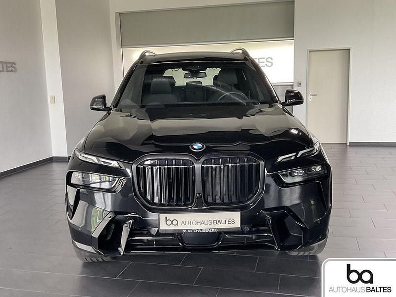 Gebraucht BMW X7 M Sport 352 PS (258 kW) 2025 Schwarz SUV