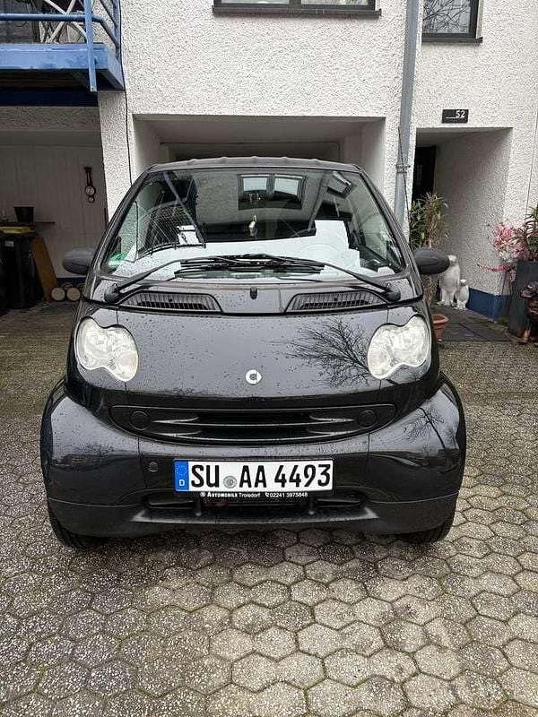 Schwarz Gebraucht 2006 Smart ForTwo Coupé Pure Coupé | 2.100 € (Etwas zu teuer) - Bild 1/4
