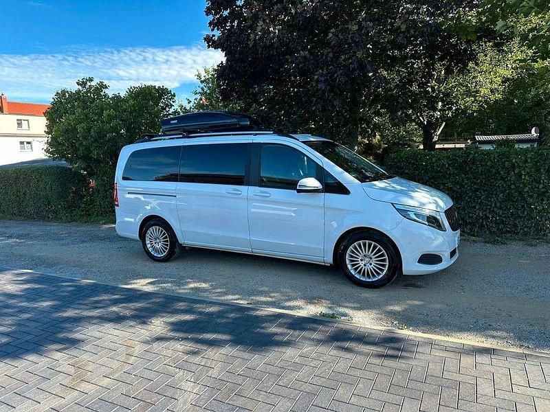 Gebraucht Mercedes V220 Avantgarde Edition 163 PS (119 kW) 2016 Weiß Van / Kleinbus
