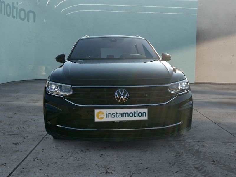 Gebraucht VW Tiguan Move 150 PS (110 kW) 2024 Schwarz SUV