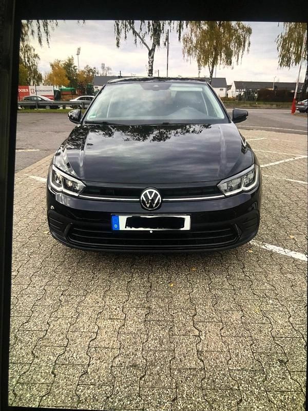 Schwarz Gebraucht 2024 VW Polo Move Kleinwagen | 16.900 € (Guter Preis) - Bild 1/4