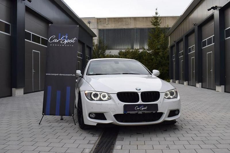 Weiß Gebraucht 2012 BMW 325 Cabriolet M Sport Cabrio | 12.490 € (Fairer Preis) - Bild 1/4