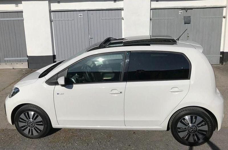 Second-hand VW up! 75 CP (55 kW) 2017 Alb Hatchback
