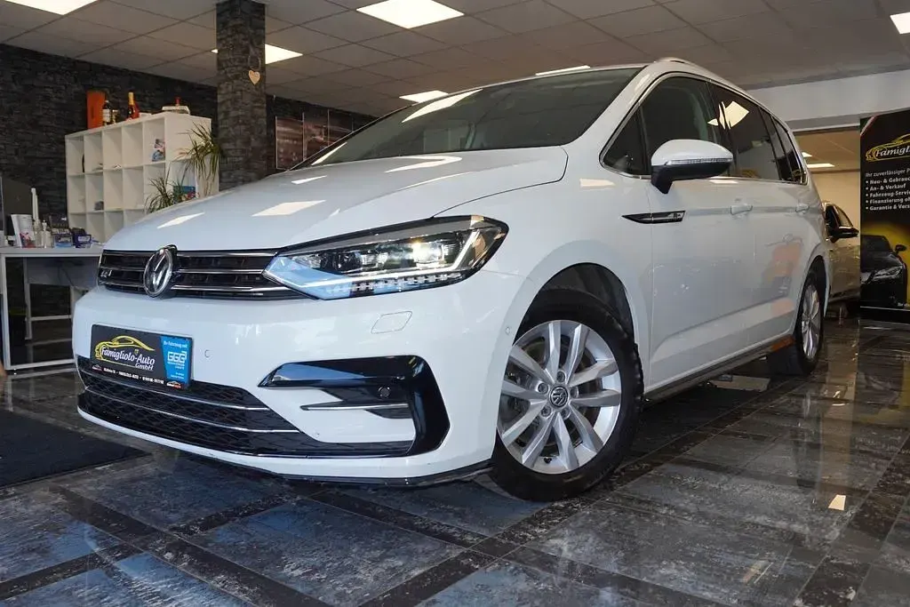 Gebraucht VW Touran Highline 150 PS (110 kW) 2017 Weiß Van / Kleinbus