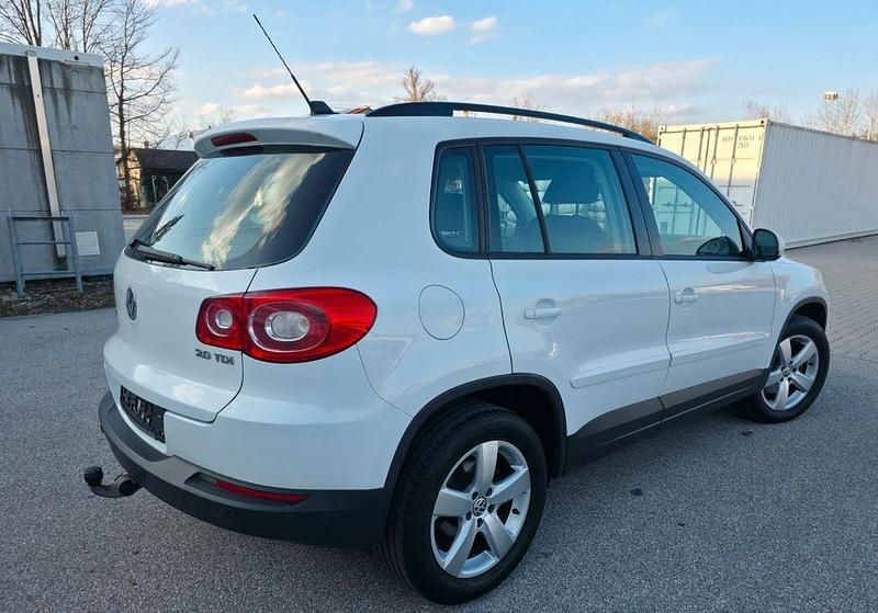 Gebraucht VW Tiguan 140 PS (102 kW) 2009 Weiß SUV