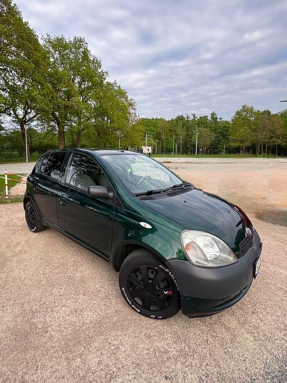 Gebraucht Toyota Yaris Terra 68 PS (50 kW) 2000 Grün Limousine