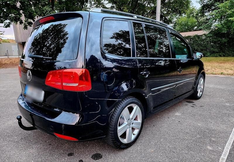Schwarz Gebraucht 2011 VW Touran Sport Van / Kleinbus | 10.700 € (Fairer Preis) - Bild 1/4