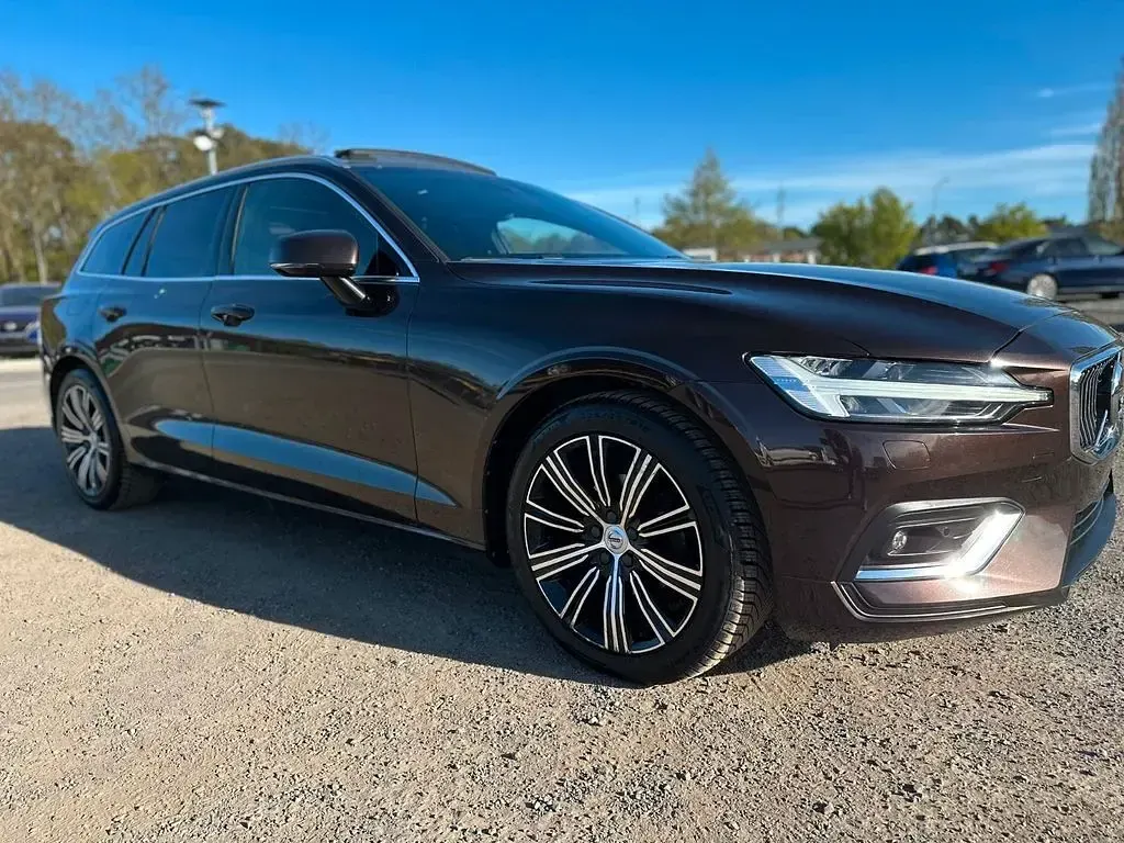 Gebraucht Volvo V60 Inscription 190 PS (139 kW) 2020 Braun Kombi