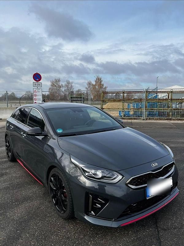 Grau Gebraucht 2020 Kia ProCeed Kombi | 22.000 € (Fairer Preis) - Bild 1/4