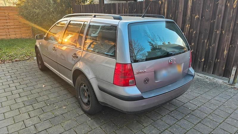 Gebraucht VW Golf IV 107 PS (78 kW) 2005 Silber Kombi
