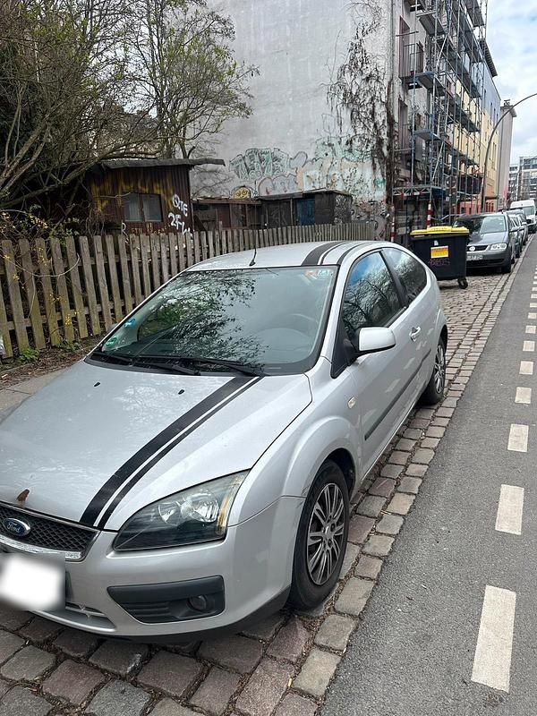 Gebraucht Ford Focus 100 PS (73 kW) 2005 Grau Coupé