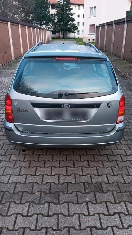 Gebraucht Ford Focus 100 PS (73 kW) 2002 Grau Kombi