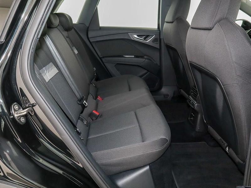 Gebraucht Audi Q4 e-tron Advanced 150 kW (204 PS) 2022 Mythosschwarz metallic SUV