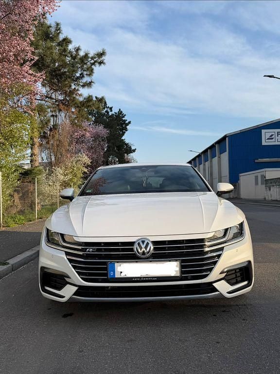 Gebraucht VW Arteon R-line 190 PS (139 kW) 2018 Weiß Kleinwagen